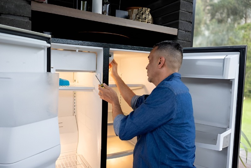 Refrigerator repair in Azusa